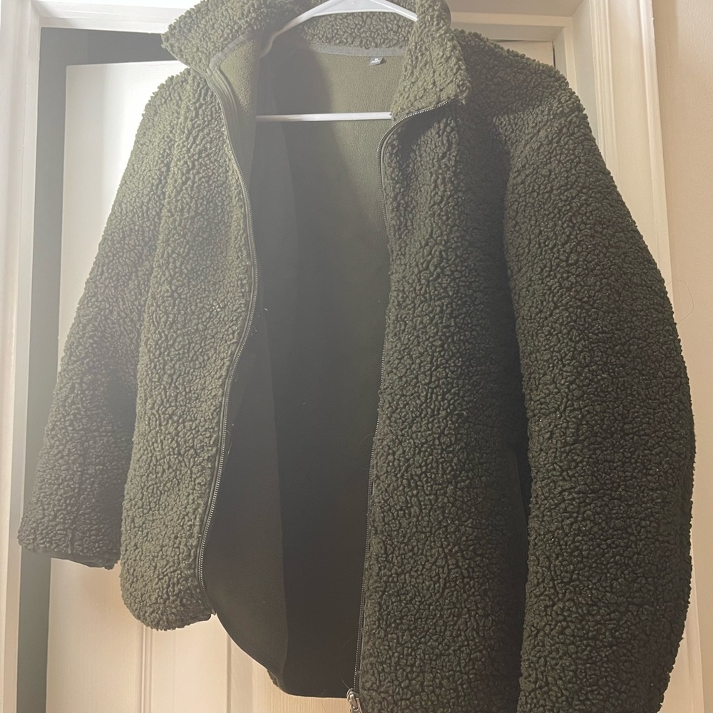 Uniqlo Women’s fleece zip up dark green